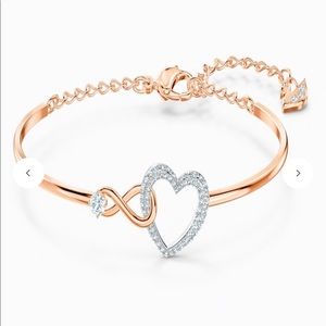 SWAROVSKI INFINITY HEART BANGLE